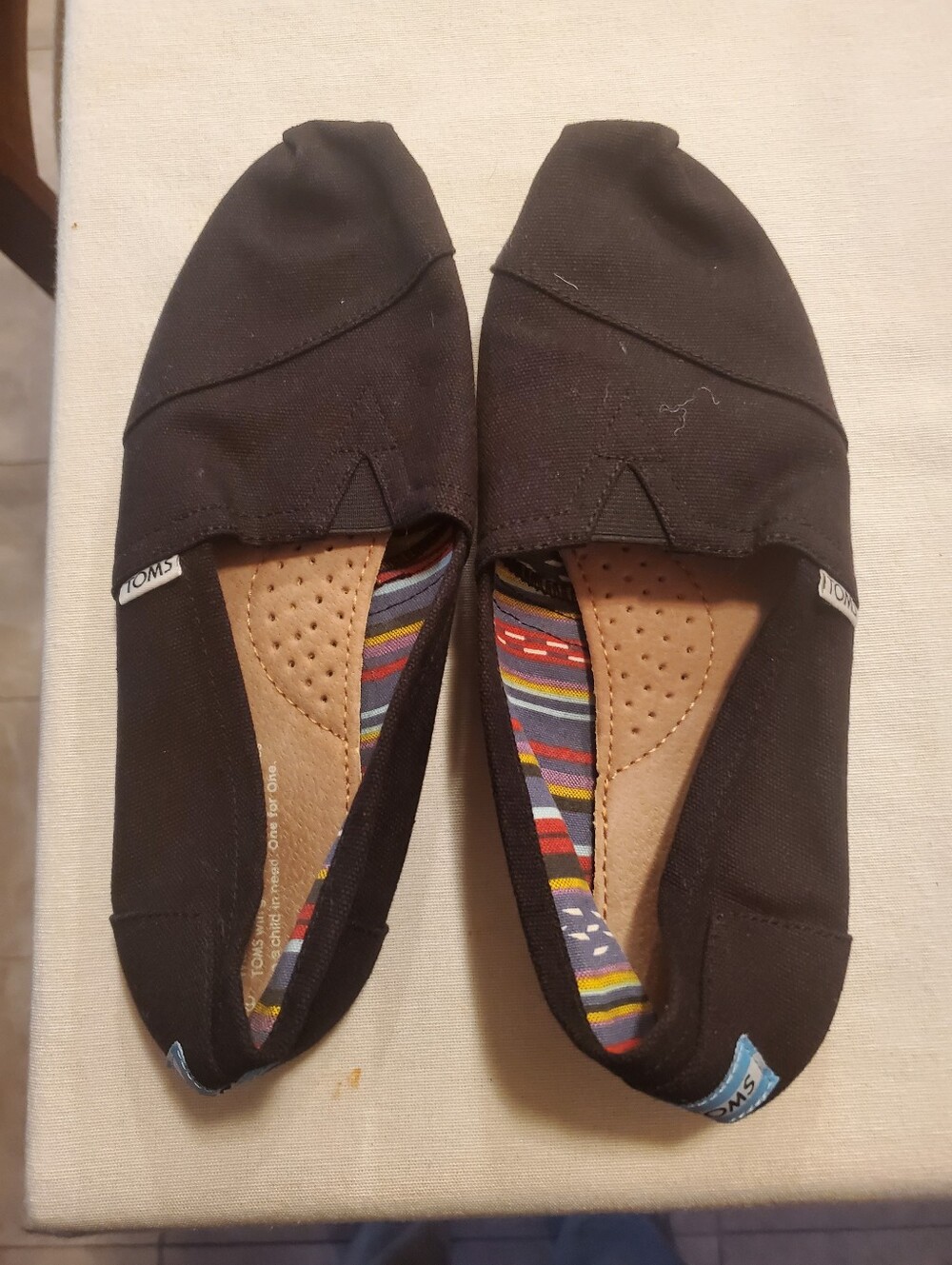 Black women's toms shoes